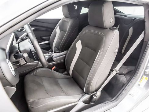 Used 2021 Chevrolet Camaro LT RWD image 31