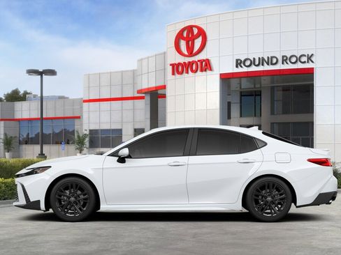 New 2026 Toyota Camry SE FWD image 4