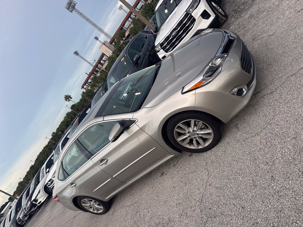 Used 2014 Toyota Avalon XLE Premium FWD image 2