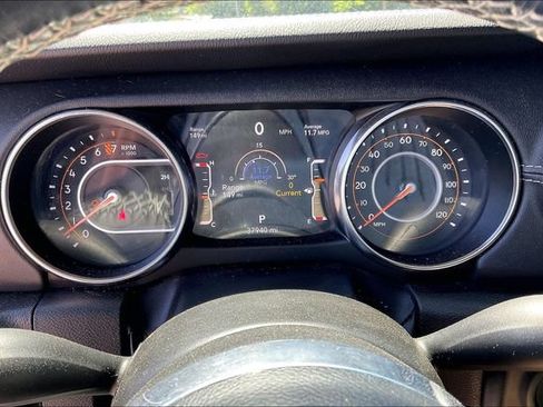 Used 2022 Jeep Gladiator Overland w/ Popular Equipment Package AWD/4WD image 13
