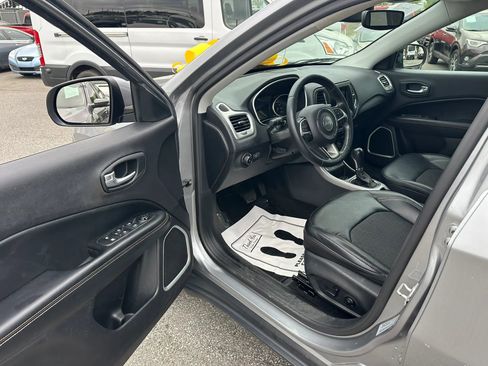 Used 2017 Jeep Compass Latitude w/ Popular Equipment Group image 19