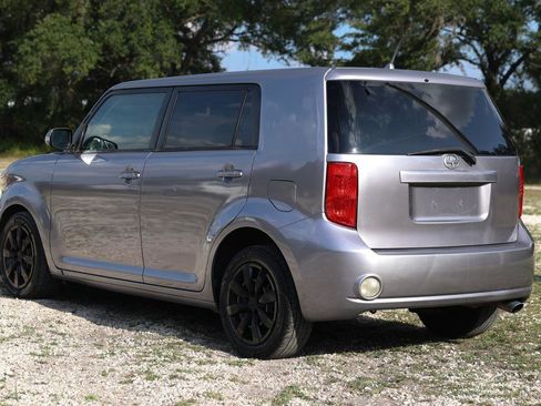 Used 2009 Scion xB FWD image 5