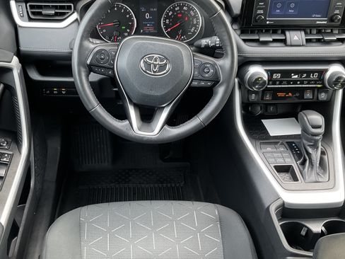 Used 2021 Toyota RAV4 XLE w/ XLE Grade Weather Package AWD/4WD image 22