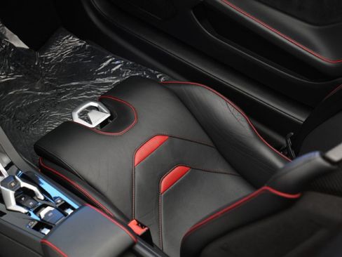 Used 2021 Lamborghini Huracan EVO RWD image 21