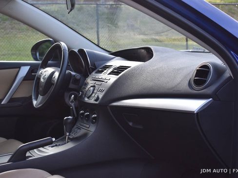 Used 2012 MAZDA MAZDA3 i Grand Touring w/ Tech Pkg FWD image 17