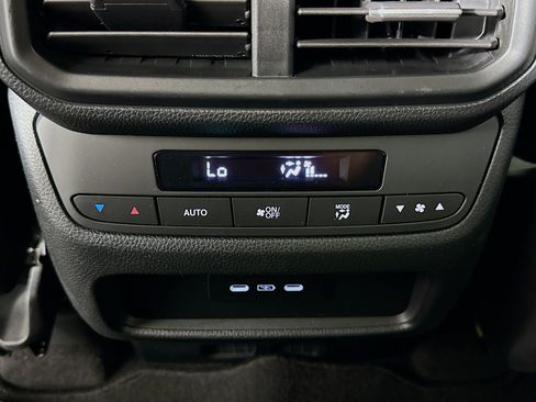 Used 2025 Honda Pilot EX-L image 23