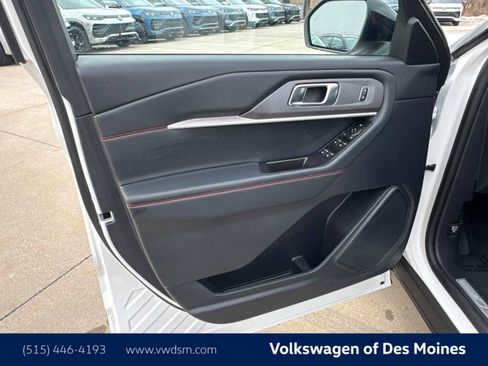 Used 2025 Ford Explorer ST-Line w/ ST-Line Street Pack image 22