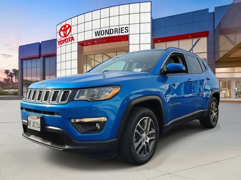 Used 2018 Jeep Compass Latitude image 2
