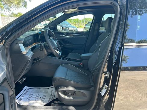 New 2026 Volkswagen Tiguan SEL R-Line AWD/4WD image 15