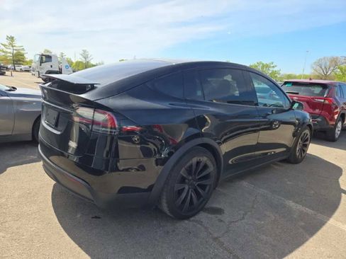 Used 2022 Tesla Model X Plaid image 3