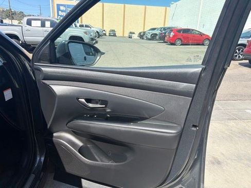 Used 2025 Hyundai Tucson Limited AWD/4WD image 12