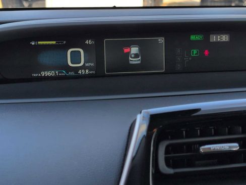 Used 2019 Toyota Prius LE image 31