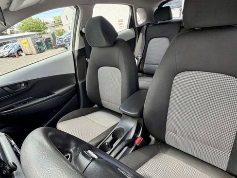 Used 2018 Hyundai Kona SE AWD/4WD image 16