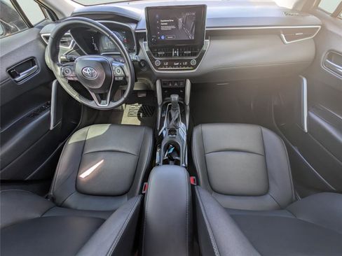 Used 2024 Toyota Corolla Cross XLE w/ Convenience Package FWD image 34