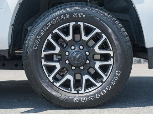 Used 2025 RAM 2500 Limited AWD/4WD image 30