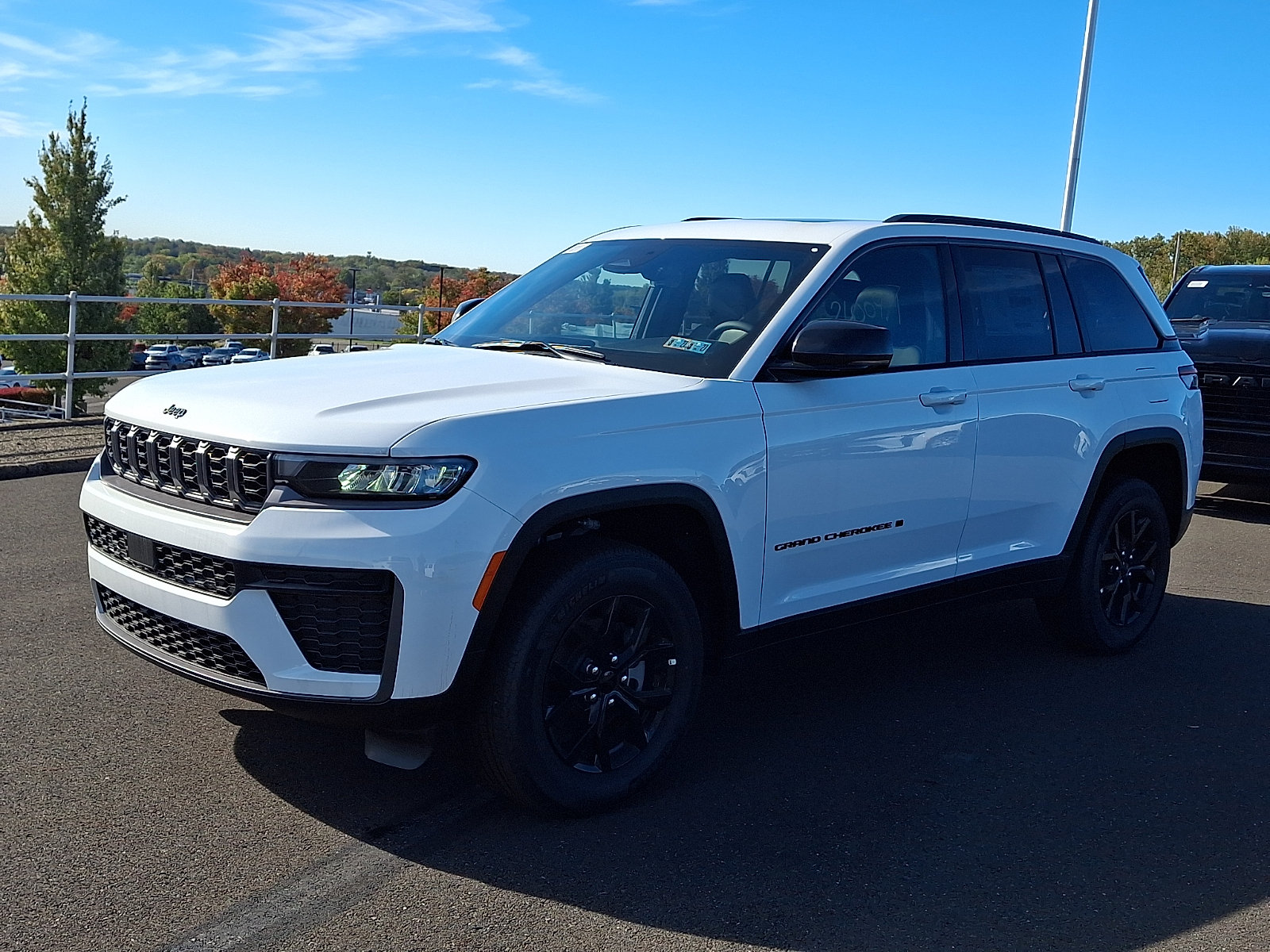 New 2026 Jeep Grand Cherokee Altitude AWD/4WD image 2