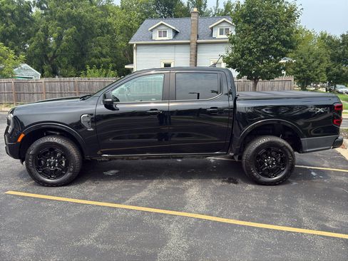 Used 2025 Ford Ranger Lariat w/ Black Appearance Package AWD/4WD image 9