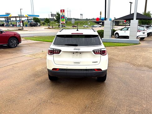 Used 2020 Jeep Compass Latitude w/ Popular Equipment Group FWD image 5