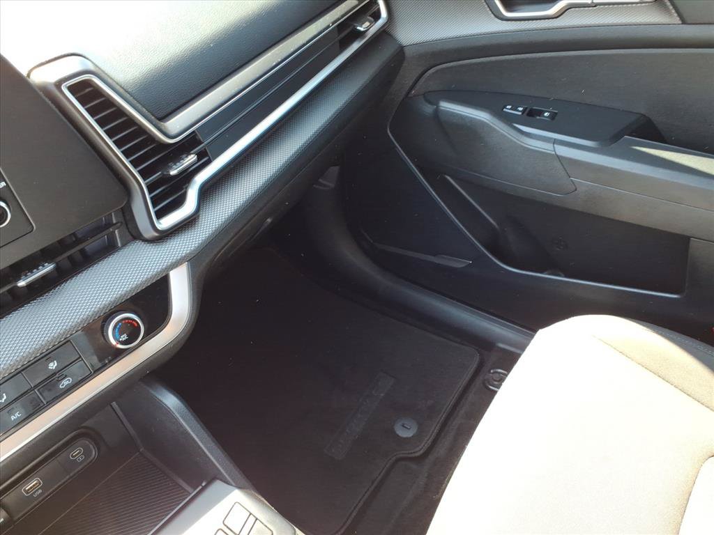 Used 2023 Kia Sportage LX AWD/4WD image 26