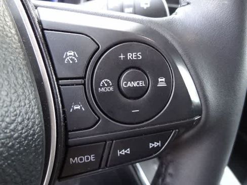 Used 2026 Toyota Corolla Cross XLE FWD image 18