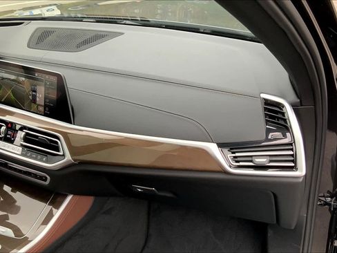 Used 2022 BMW X5 xDrive40i w/ Executive Package image 17
