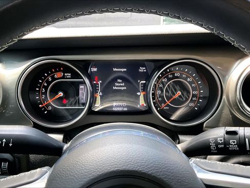 Used 2019 Jeep Wrangler Unlimited Sahara AWD/4WD image 25