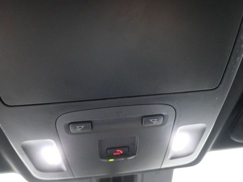 Used 2025 Toyota Camry SE FWD image 11