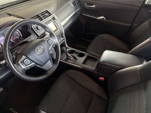 Used 2015 Toyota Camry SE FWD image 11