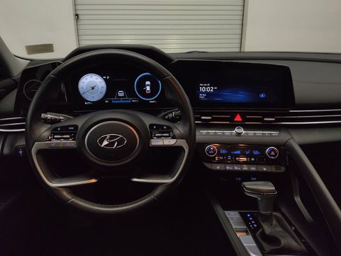 Used 2023 Hyundai Elantra SEL w/ Convenience Package FWD image 22