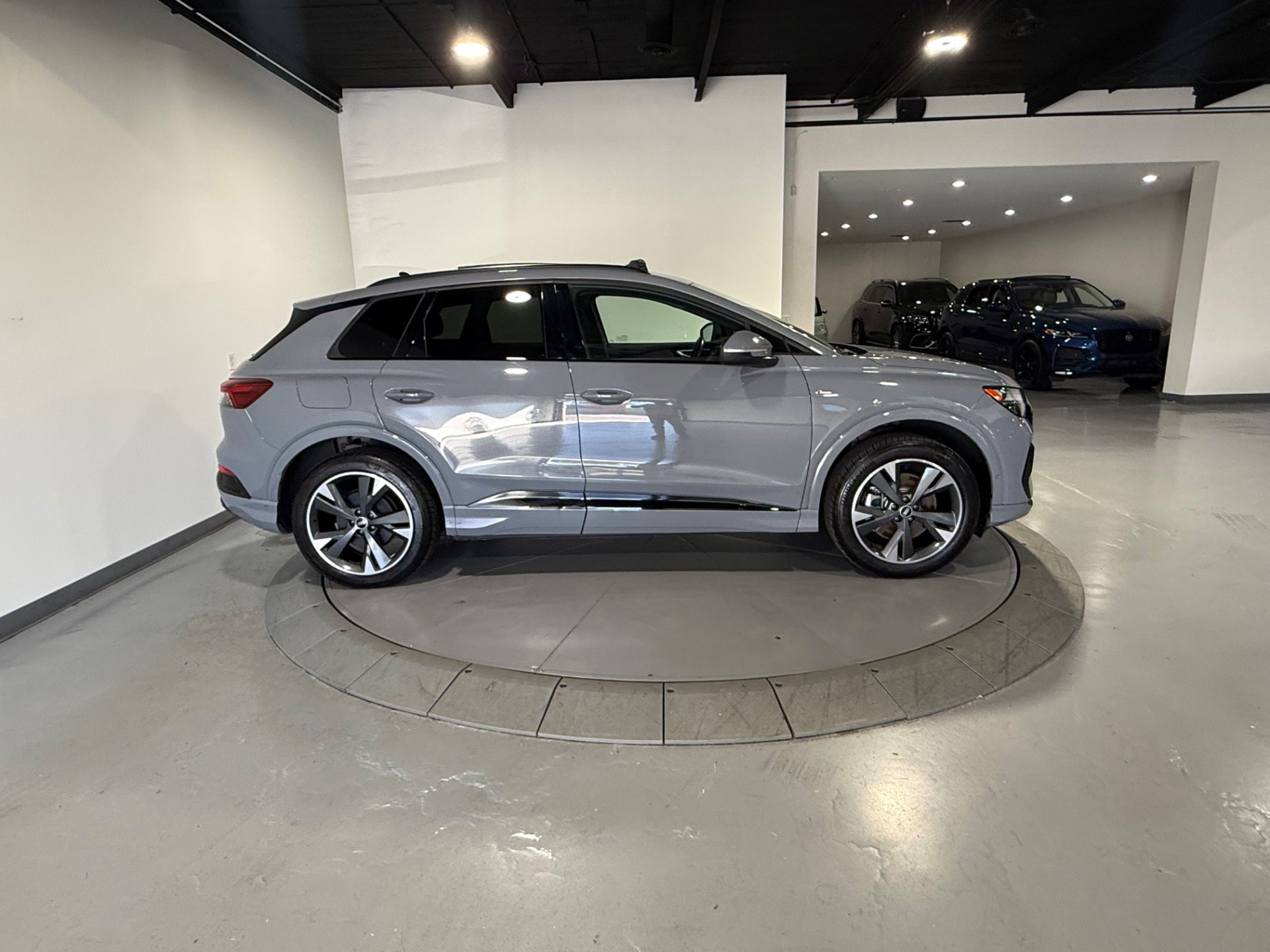 Used 2023 Audi Q4 e-tron Premium Plus w/ Premium Plus AWD/4WD image 11
