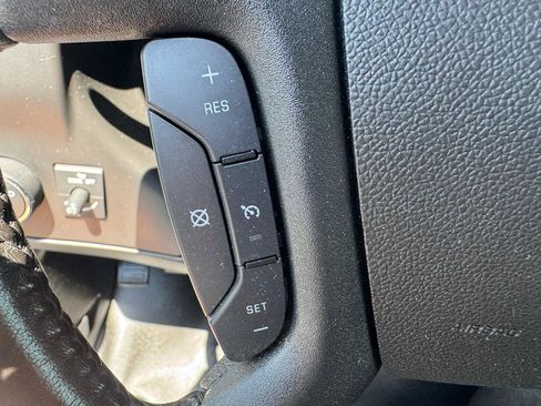 Used 2021 Chevrolet Express 2500 w/ Driver Convenience Package RWD image 23