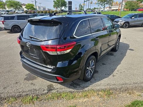 Used 2018 Toyota Highlander XLE w/ Protection Package #3 AWD/4WD image 3