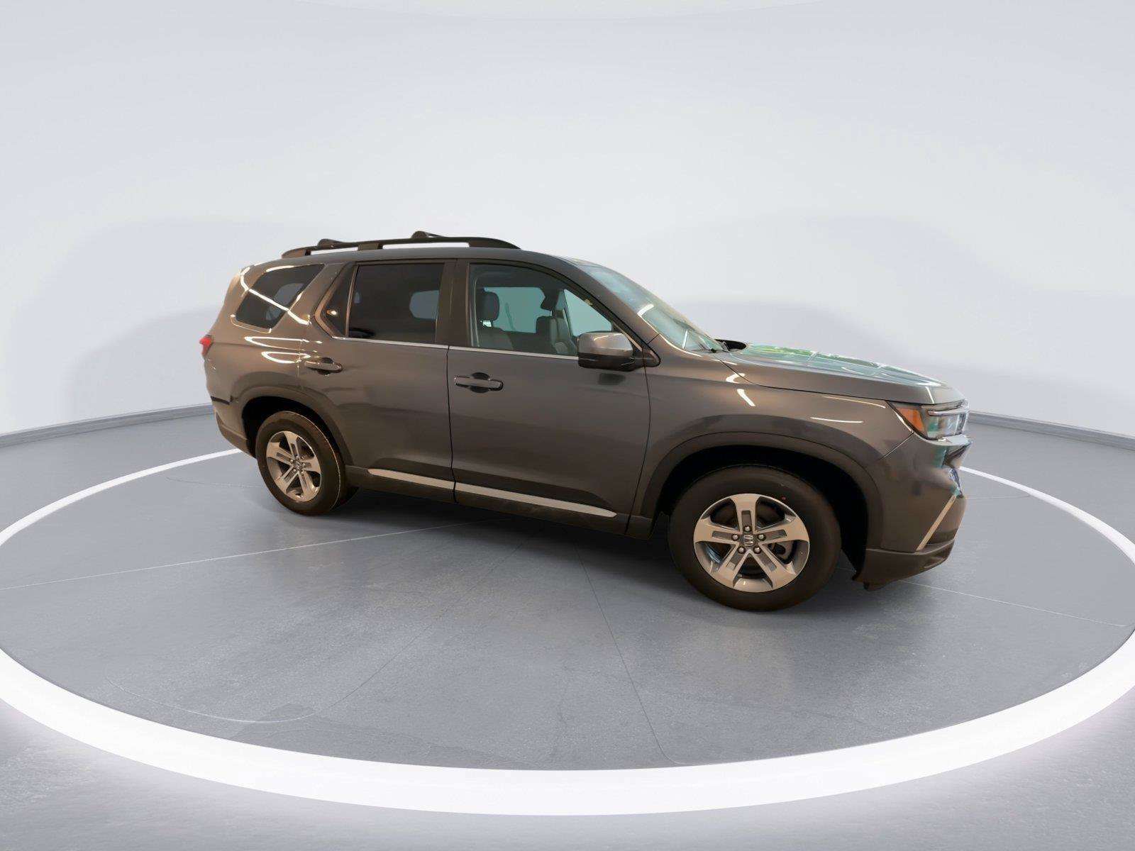 Used 2025 Honda Pilot EX-L image 2