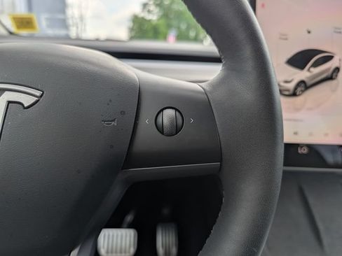 Used 2023 Tesla Model Y Long Range AWD/4WD image 21