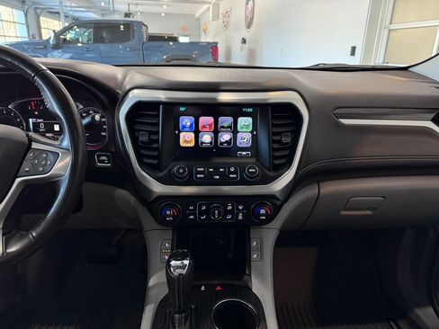 Used 2018 GMC Acadia SLT image 18