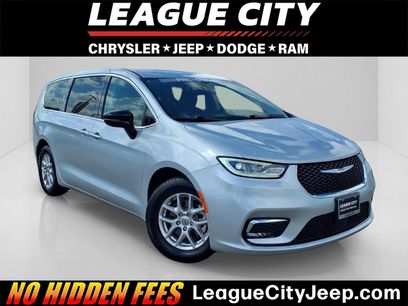 Used 2024 Chrysler Pacifica Touring-L