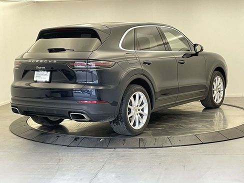 Used 2022 Porsche Cayenne image 7