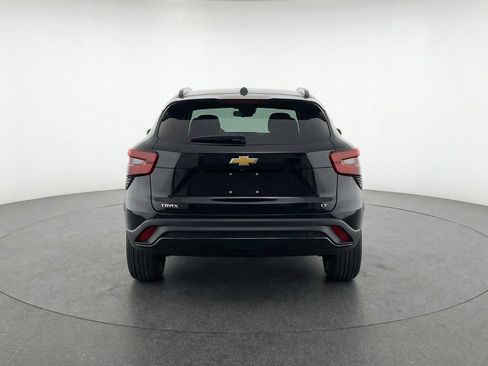 Used 2025 Chevrolet Trax LT FWD image 7