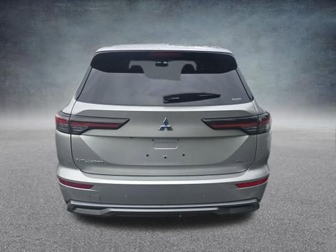 Used 2025 Mitsubishi Outlander SE AWD/4WD image 8
