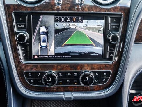 Used 2017 Bentley Bentayga AWD/4WD image 68