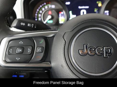 Used 2025 Jeep Wrangler Unlimited Sahara AWD/4WD image 8
