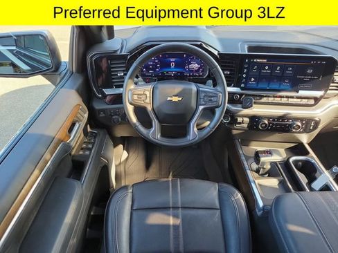 Used 2025 Chevrolet Silverado 1500 High Country AWD/4WD image 9