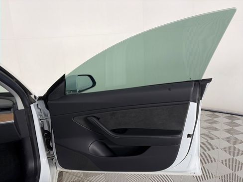Used 2019 Tesla Model 3 AWD/4WD image 25