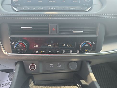 Used 2023 Nissan Rogue SV w/ SV Premium B Package FWD image 20