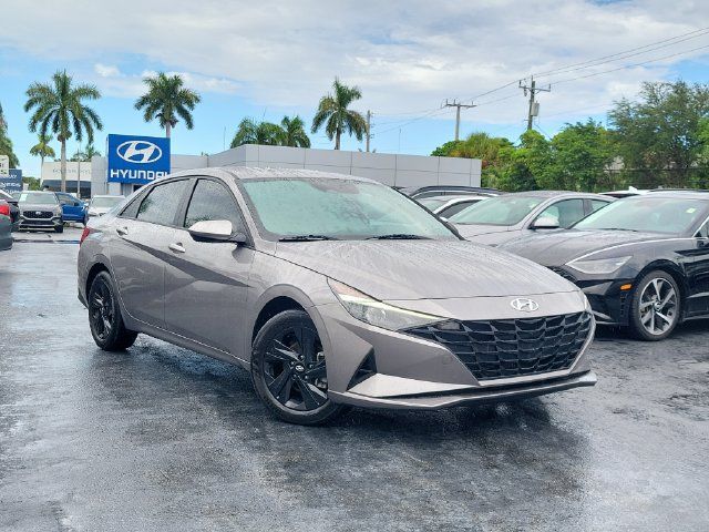 Certified 2023 Hyundai Elantra SEL FWD image 32