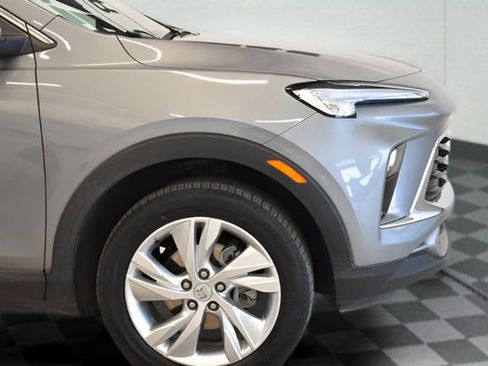 Used 2025 Buick Encore GX Preferred AWD/4WD image 13