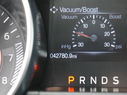 Used 2022 Ford Mustang Premium image 15