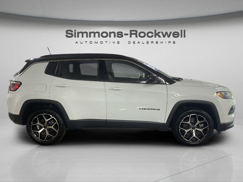 Used 2025 Jeep Compass Limited AWD/4WD image 6