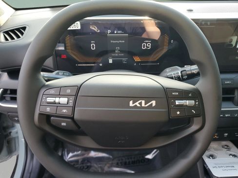 New 2026 Kia K4 LXS image 17