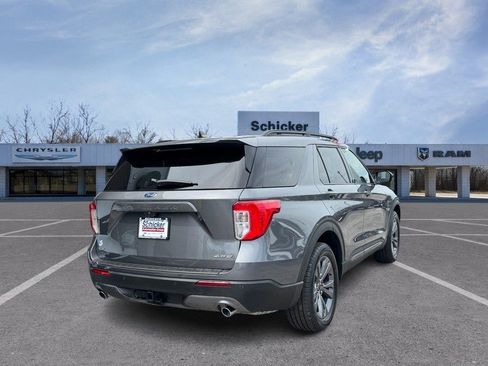 Used 2023 Ford Explorer XLT w/ Equipment Group 202A AWD/4WD image 3